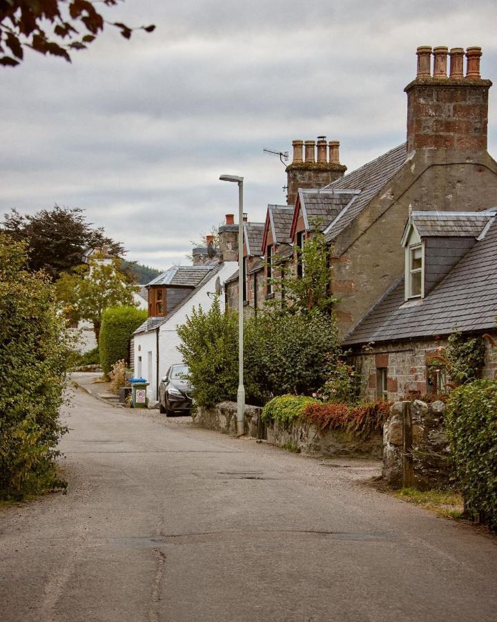 דרמנדרוכיט Crossroads Cottage מראה חיצוני תמונה